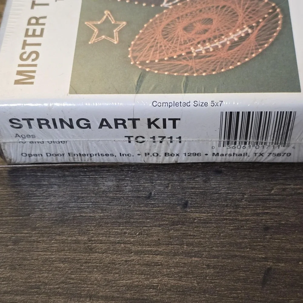 String Thread Art MISTER TOUCHDOWN FOOTBALL‎ NEW 5x7 TC1711 Age 10+